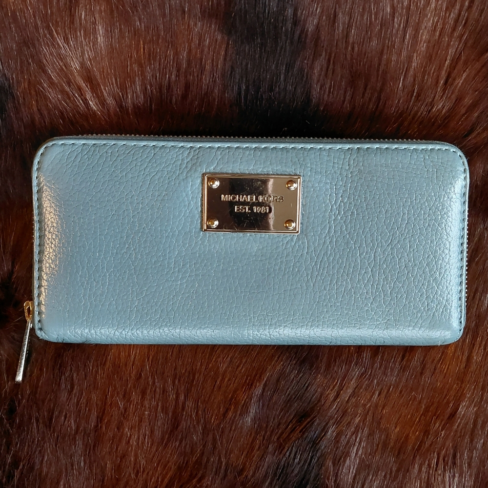 Michael Kors Jet Set Continental Leather Zip Around Wallet